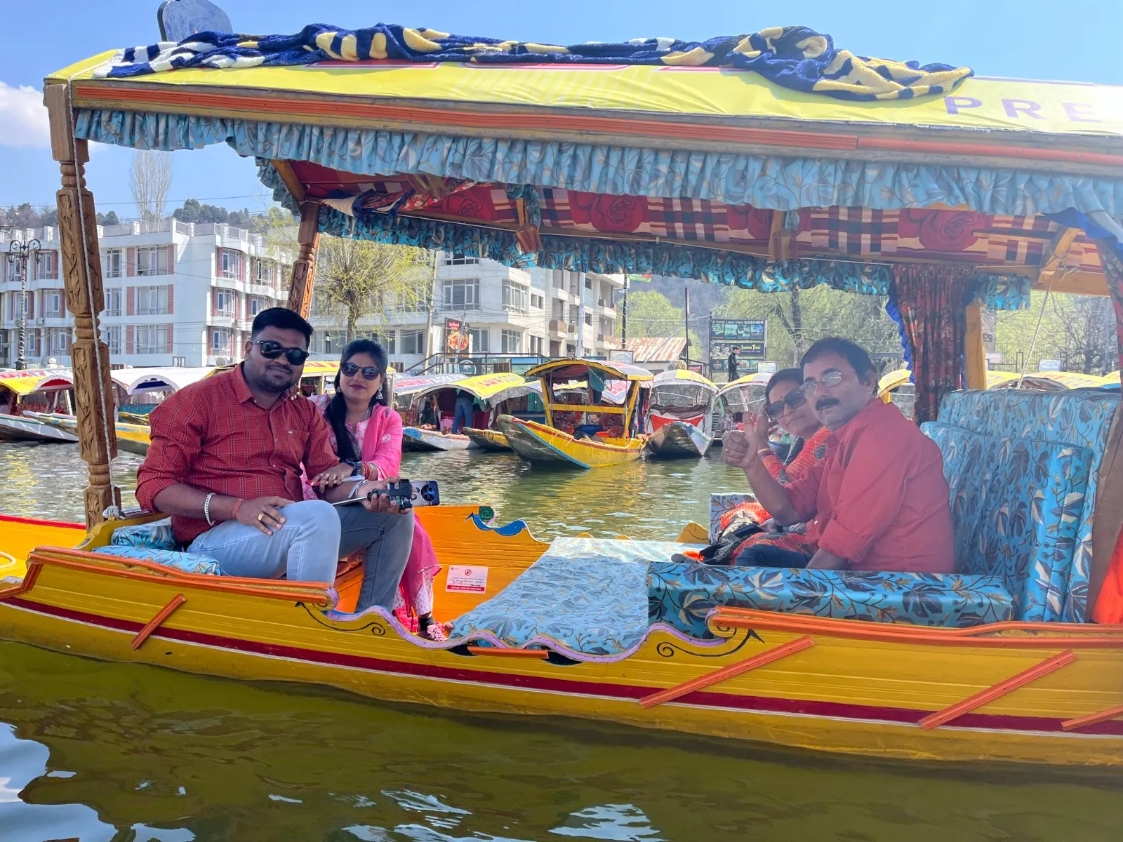Adventure Holiday group during the Kashmir tour